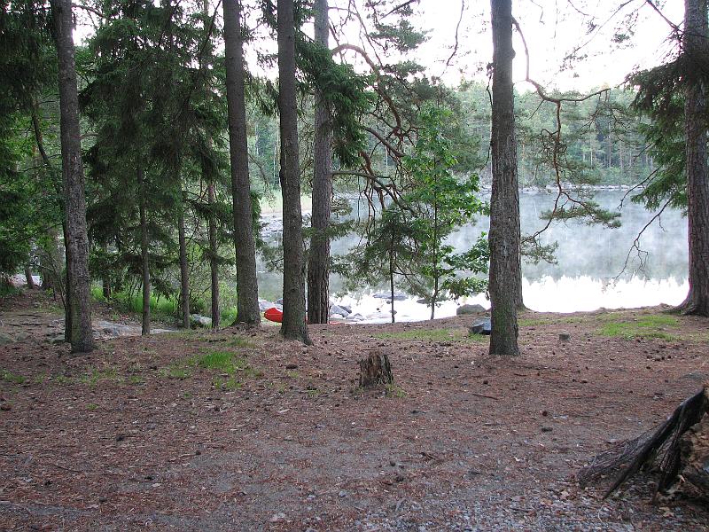 IMG_5516.JPG - Morgenstemning, søen er helt blank og ryger