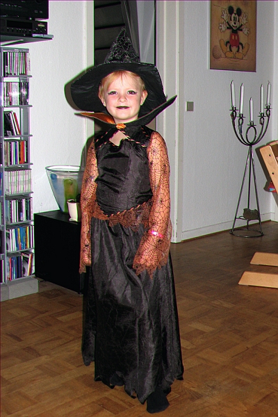 IMG_6841-m.jpg - Klar til Halloween-fest